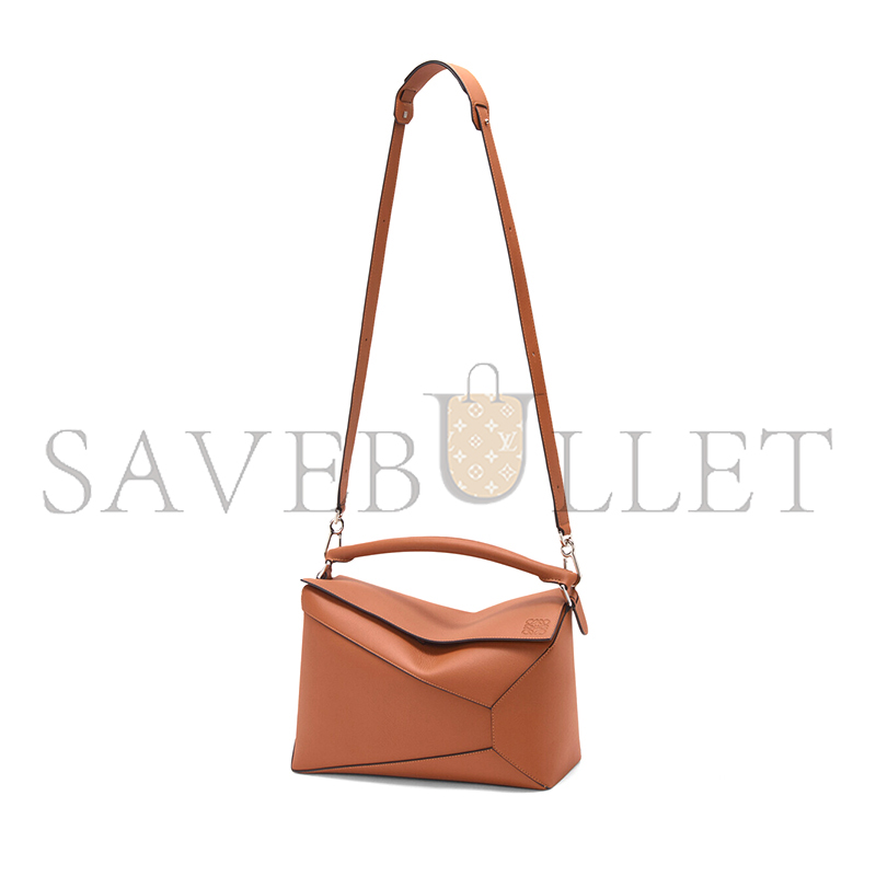 LOEWE LARGE PUZZLE EDGE BAG IN CLASSIC CALFSKIN B510P00X04 (33*21.5*14.7) LOEWE LARGE PUZZLE EDGE BAG IN CLASSIC CALFSKIN B510P00X04 (33*21.5*14.7)
